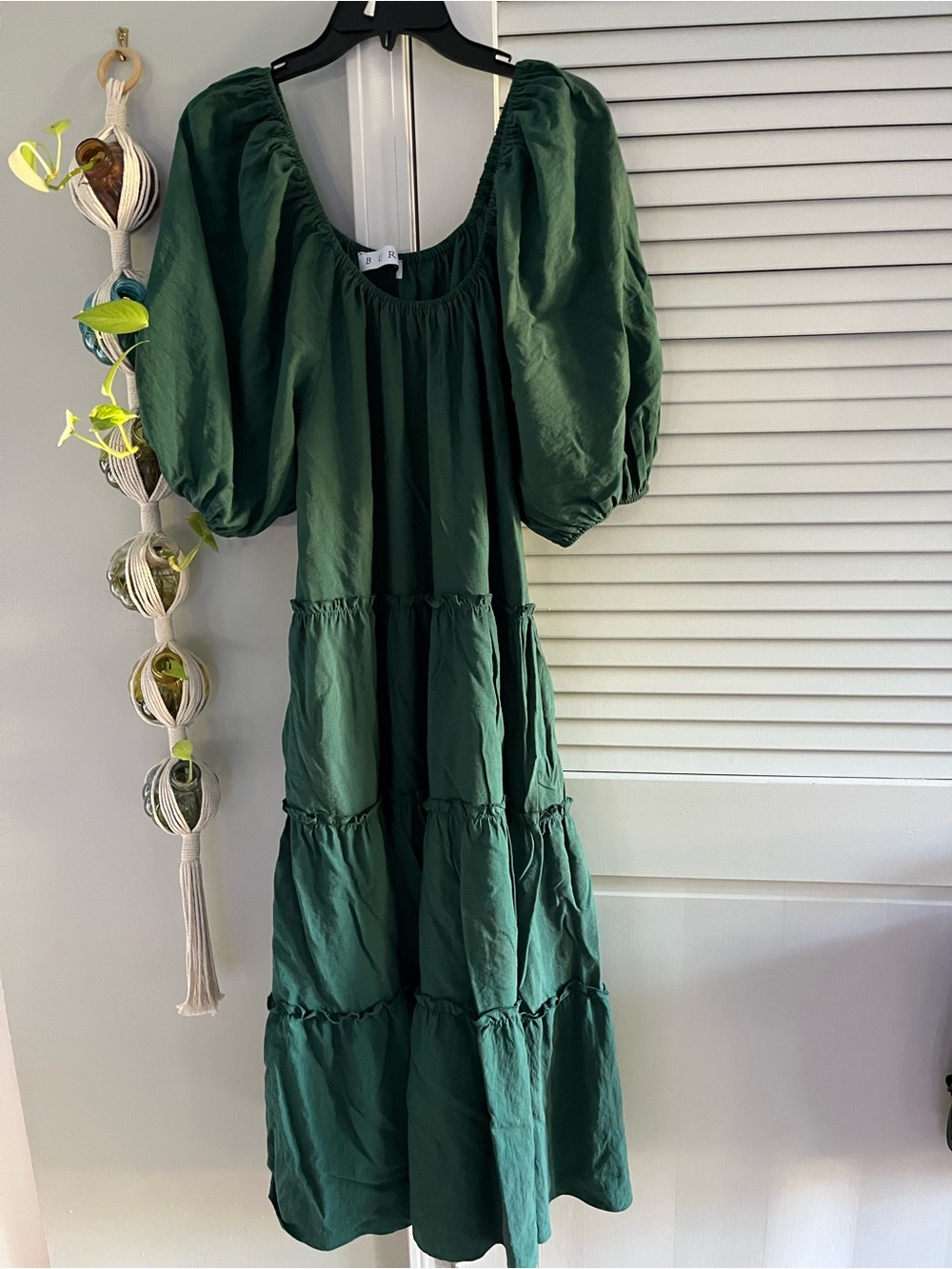 Buru Puff-Sleeve Tiered Maxi Dress in Emerald Green